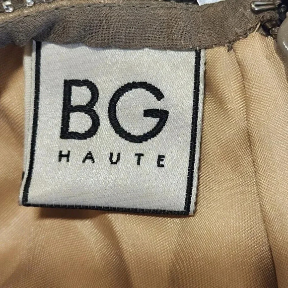 BG Haute Women's Silk V-Neck Silver Floor Length Sequin Evening Gown Size 0 NWOT - Picture 10 of 16